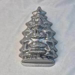 Nordic Ware Cast Aluminum Christmas Tree Cake Bread Pan Mold 4.5 cups USA Made